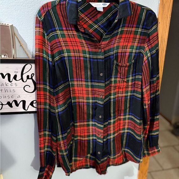 Old Navy Plaid Button-Up The Classic Shirt Size Medium - Picture 2 of 11